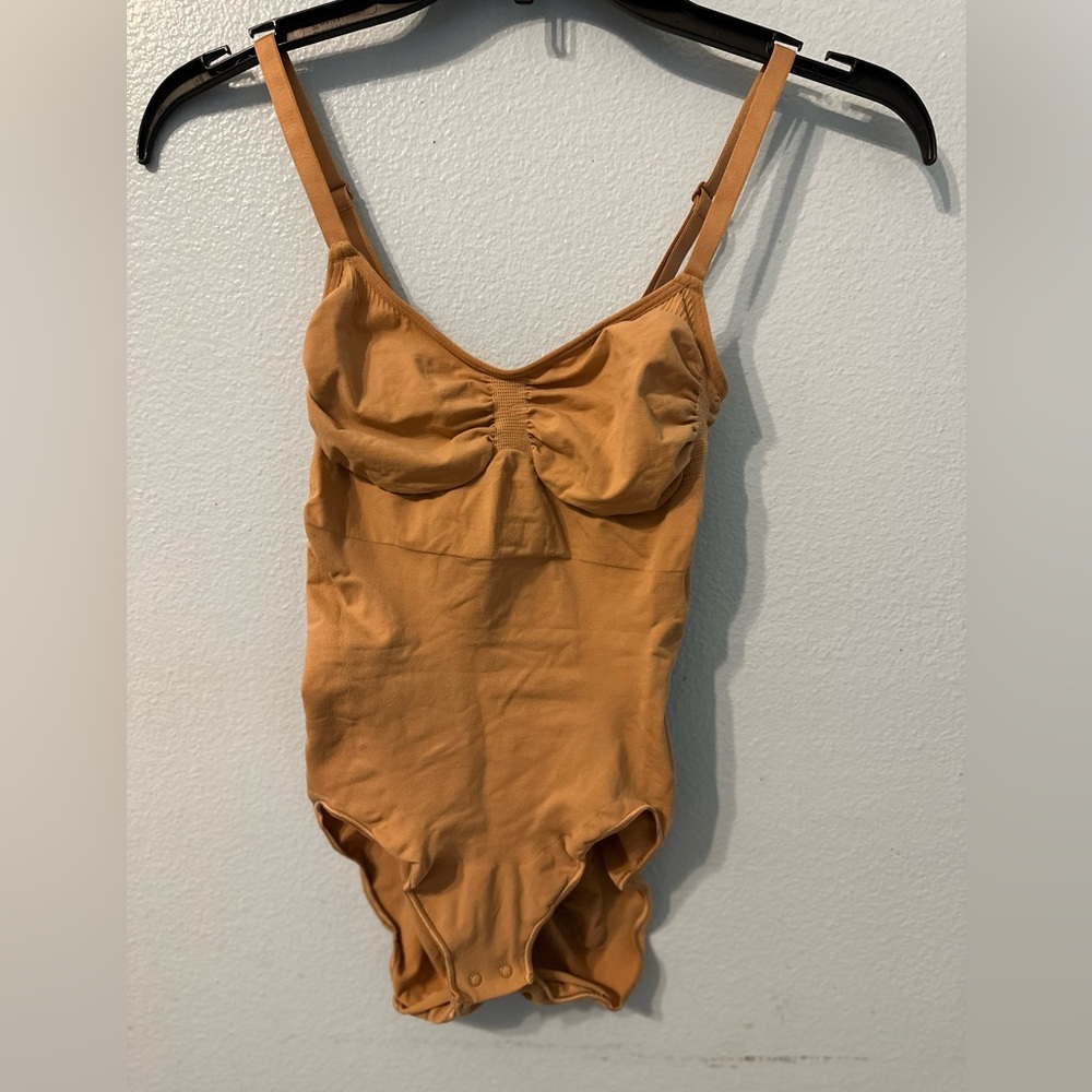 NWOT SEAMLESS SCULPT BRIEF BODYSUIT - Picture 5 of 6